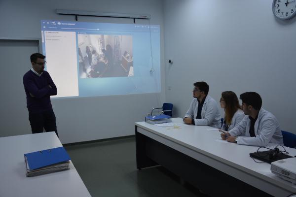 Doktor adaylarına bilgisayarlı maketle eğitim