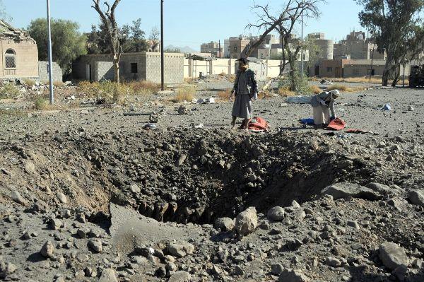 Suudiler Yemen'de polis kampını vurdu