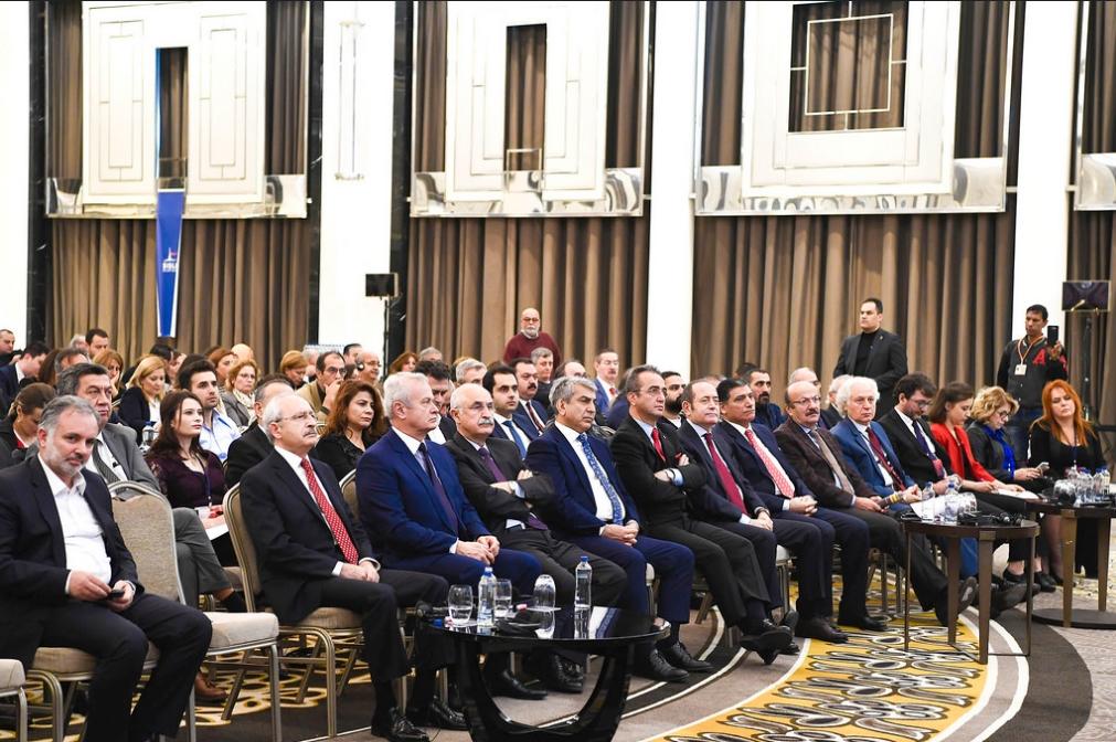 Hayır bloku yeniden bir arada