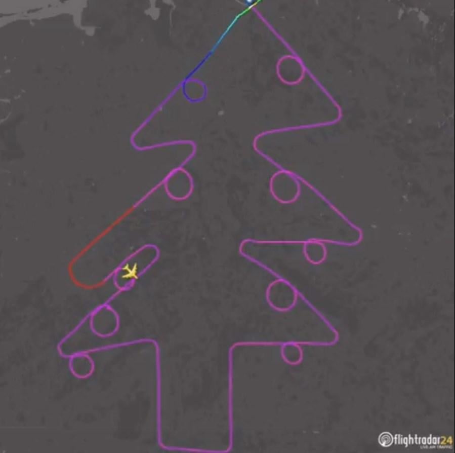 Rotasıyla Noel ağacı çizdi