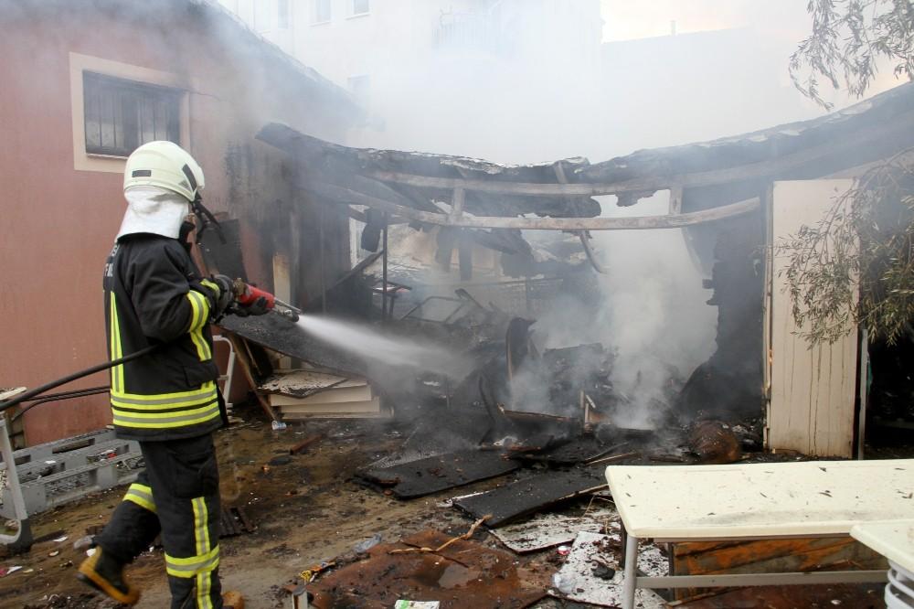 FETÖ’nün kapatılan yurdunda yangın çıktı
