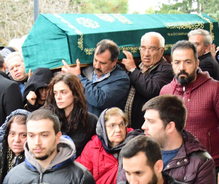 Özge Özpirinççi'nin acı günü