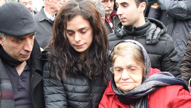 Özge Özpirinççi'nin acı günü