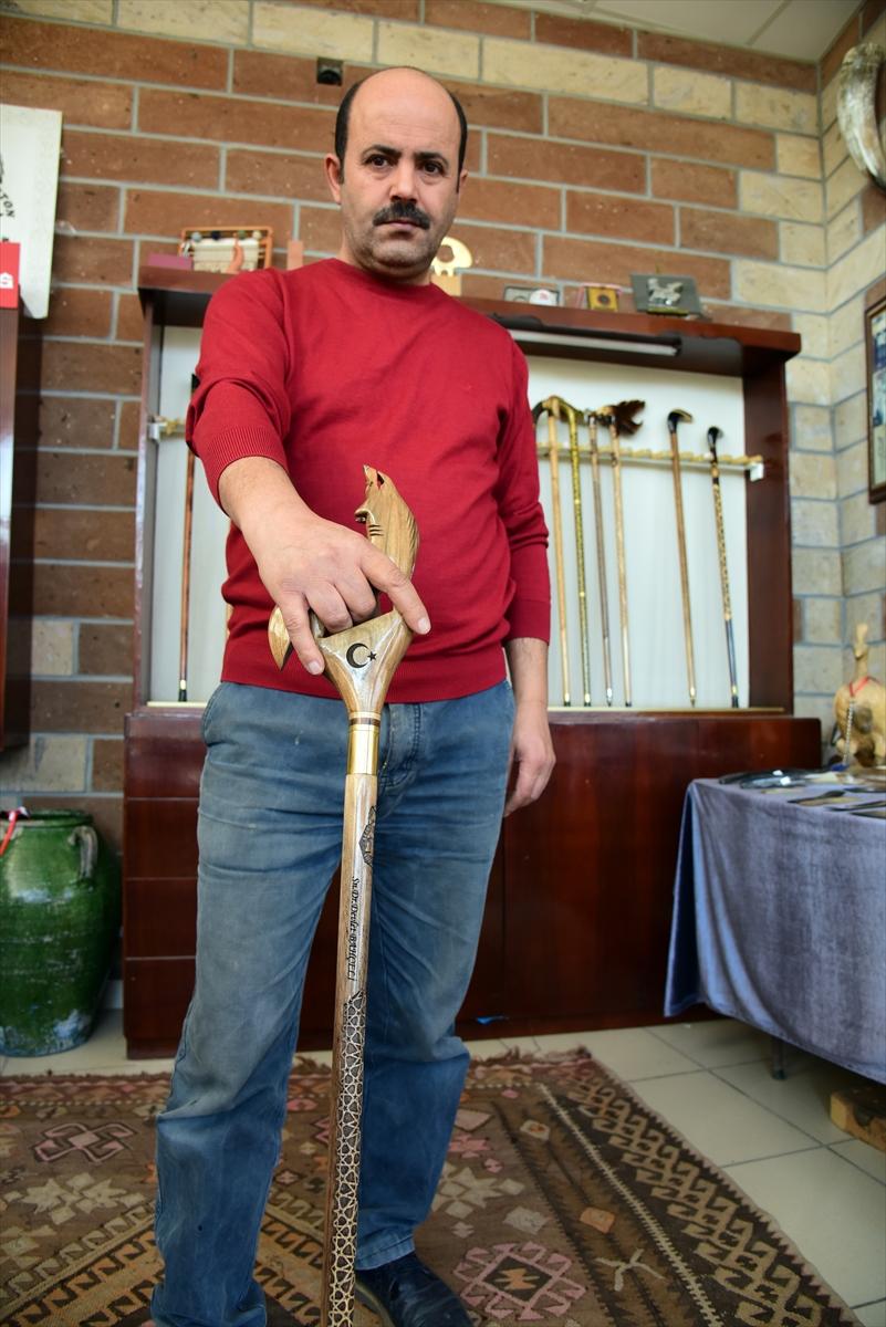 Bahçeli'ye Bitlis'ten bozkurtlu baston