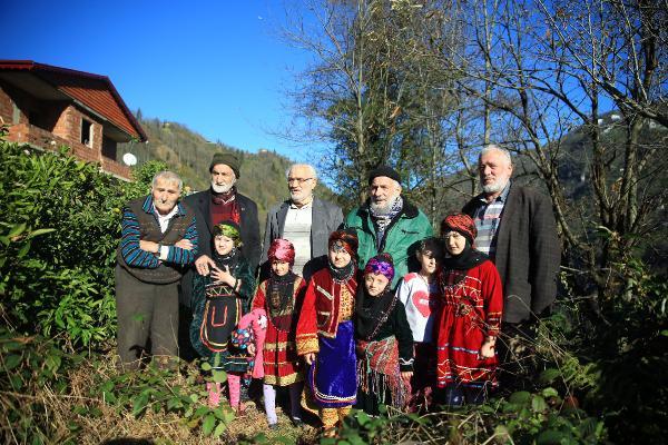 Dedeler anlatıyor, torunlar yazıyor