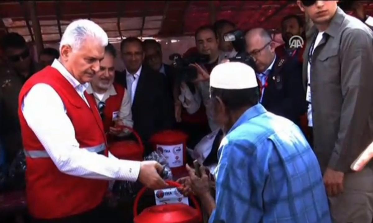 Başbakan Yıldırım Arakanlı Müslümanların kampında