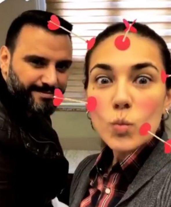 Alişan üşüyen sevgilisini sarılarak ısıttı