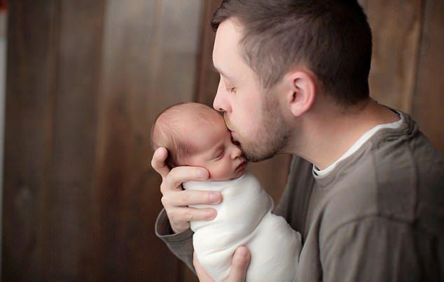 Amerikalı kadının kendisinden bir yaş küçük bebeği oldu