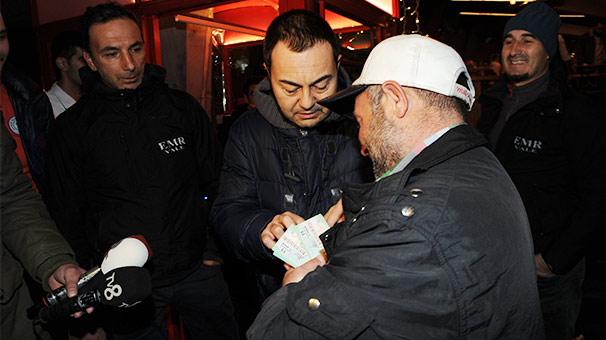 Serdar Ortaç Milli Piyango bileti aldı