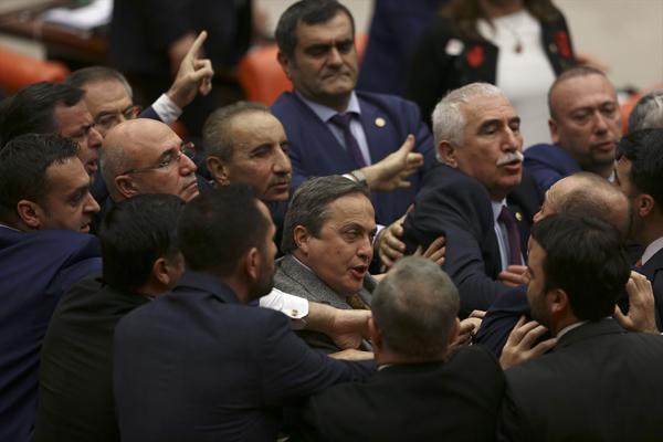 Meclis'te 2017'nin son kavgası