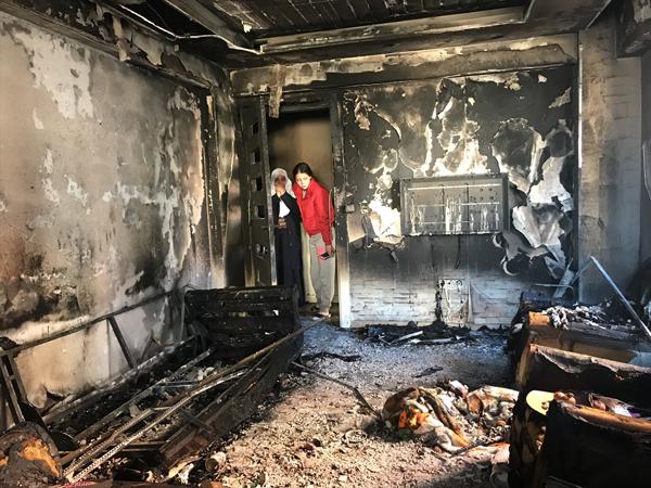 Elektronik sigara evi yaktı