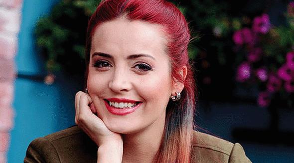 İrem Sak: Yüzüm yara içinde