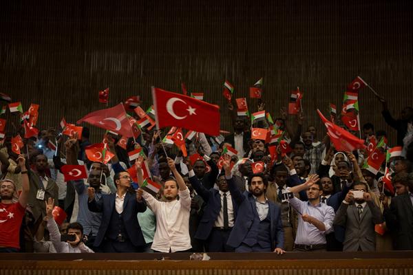 Hartum Üniversitesi Rektörü'nün Erdoğan takdimi