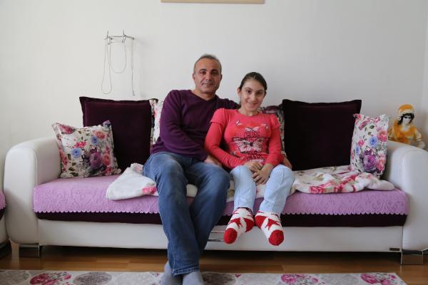 Bakan, Meningomyelosel hastası Bilge'ye umut oldu