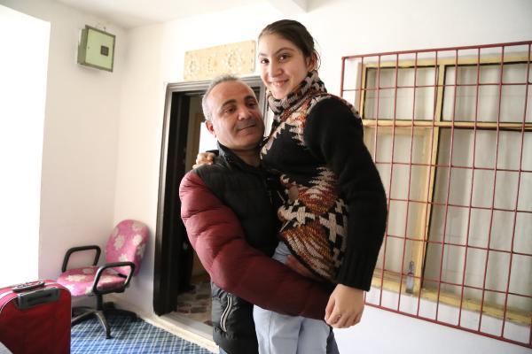 Bakan, Meningomyelosel hastası Bilge'ye umut oldu