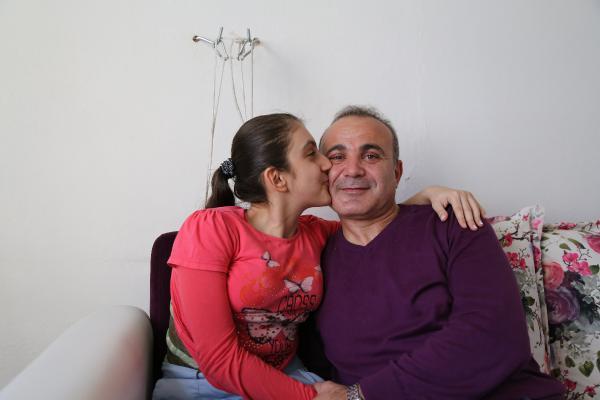 Bakan, Meningomyelosel hastası Bilge'ye umut oldu