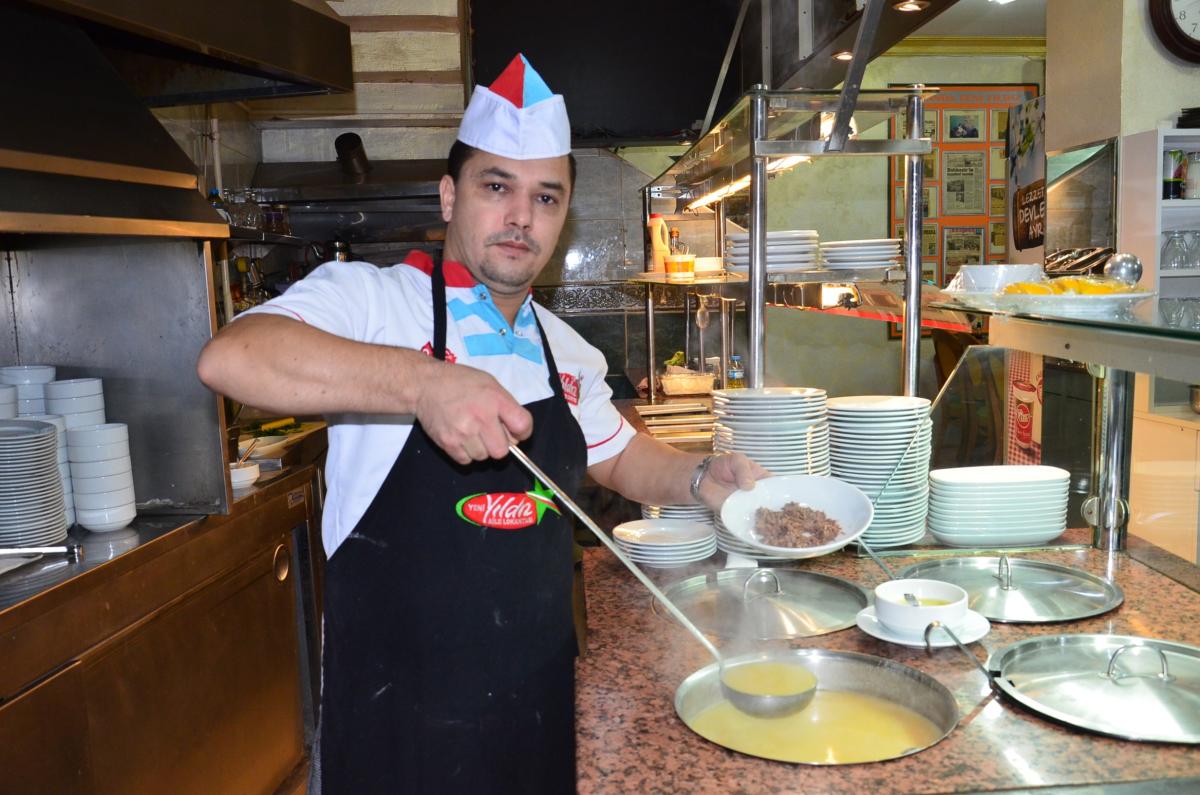 Balıkesir'in etli çorbası her derde deva