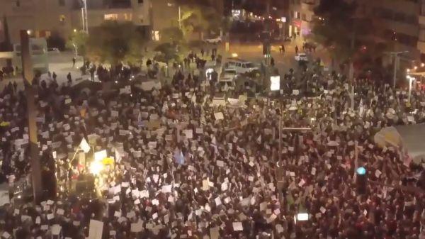 Tel Aviv'de Netanyahu protestosu