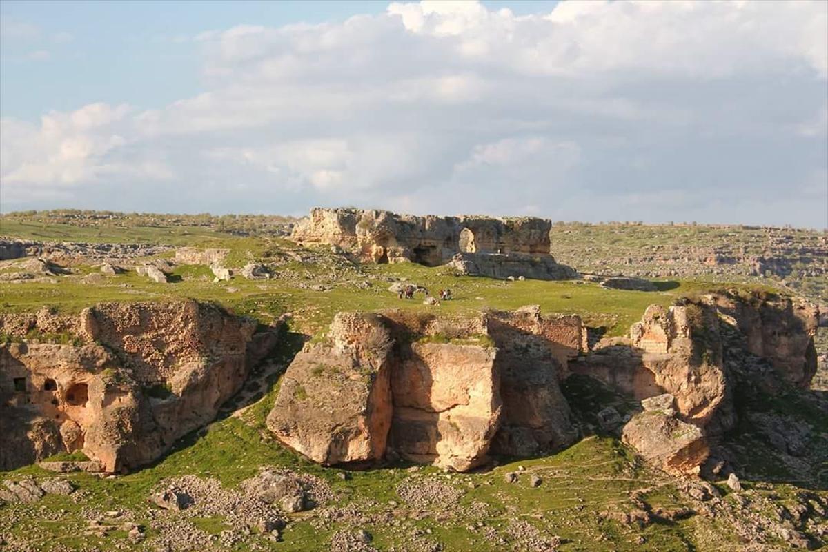 Tarihi Asur Kalesi ve Kral Mezarları ışıklandırılacak