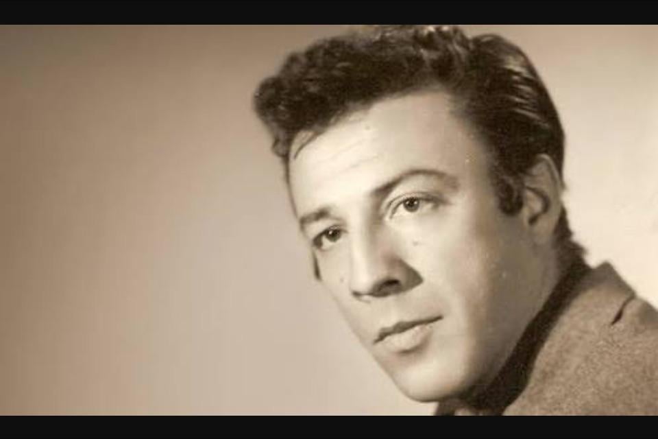 Münir Özkul kimdir