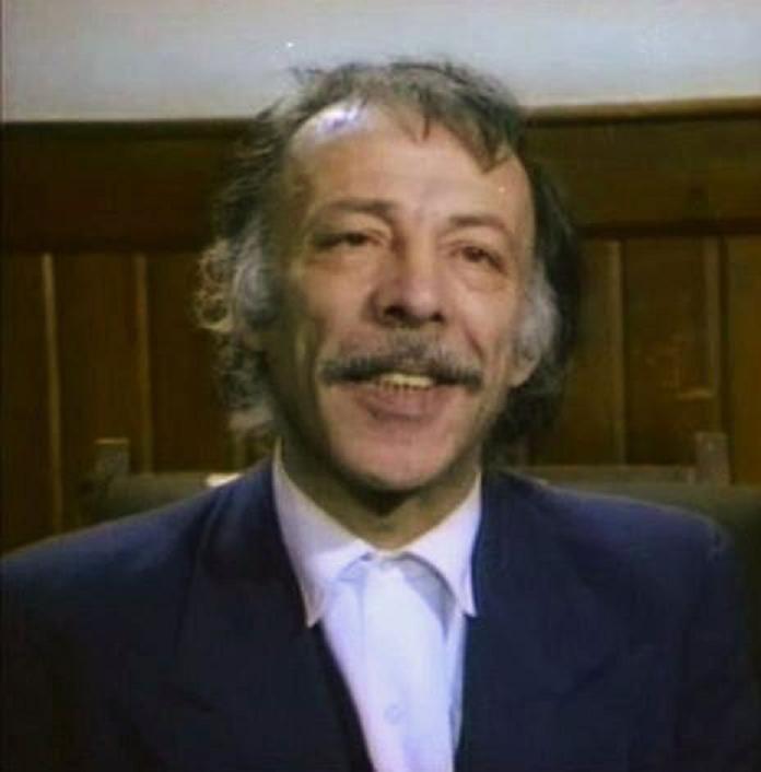 Münir Özkul kimdir