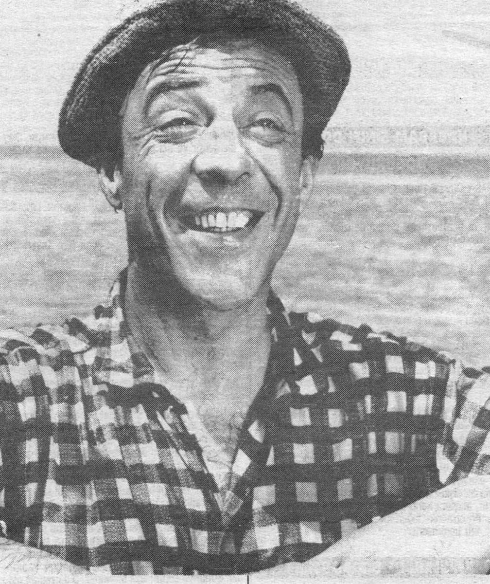 Münir Özkul kimdir