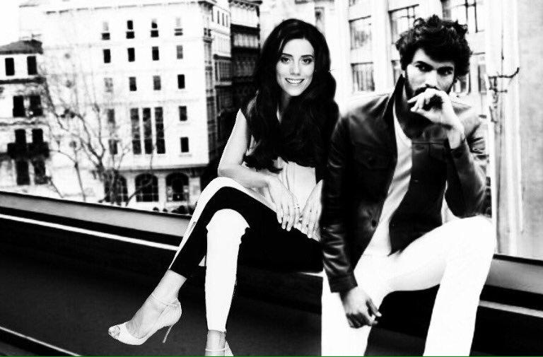 Engin Akyürek ile Cansu Dere aşk yaşıyor