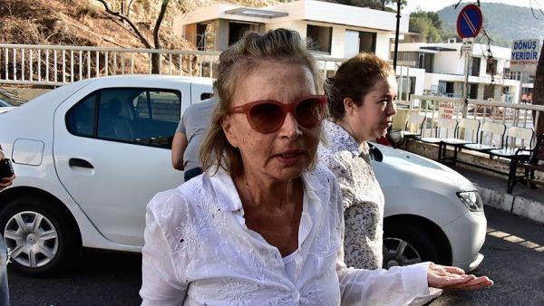 Nazlı Ilıcak kelepçelere alışamadı