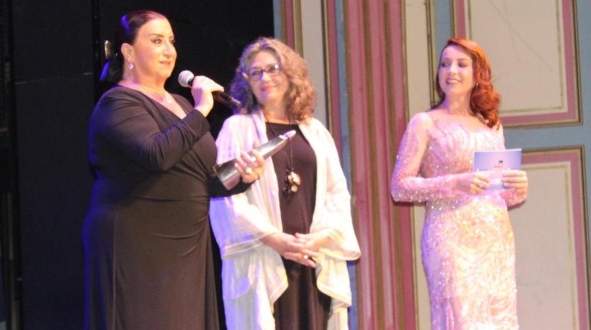 Perran Kutman kimdir