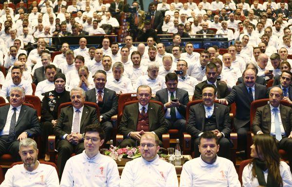 Cumhurbaşkanı Erdoğan THY'den övgüyle bahsetti