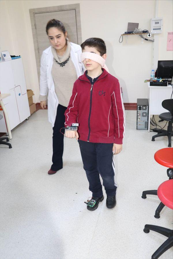 Görme engelliler için 'Engel Algılama Cihazı' geliştirdi