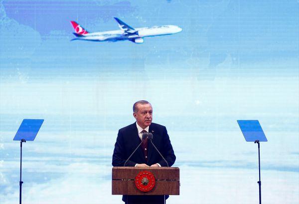 Cumhurbaşkanı Erdoğan THY'den övgüyle bahsetti