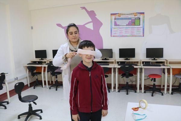 Görme engelliler için 'Engel Algılama Cihazı' geliştirdi