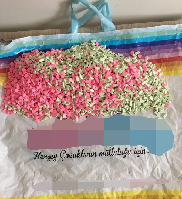 Poşetin içinde 5 bin ecstasy hap ele geçirildi