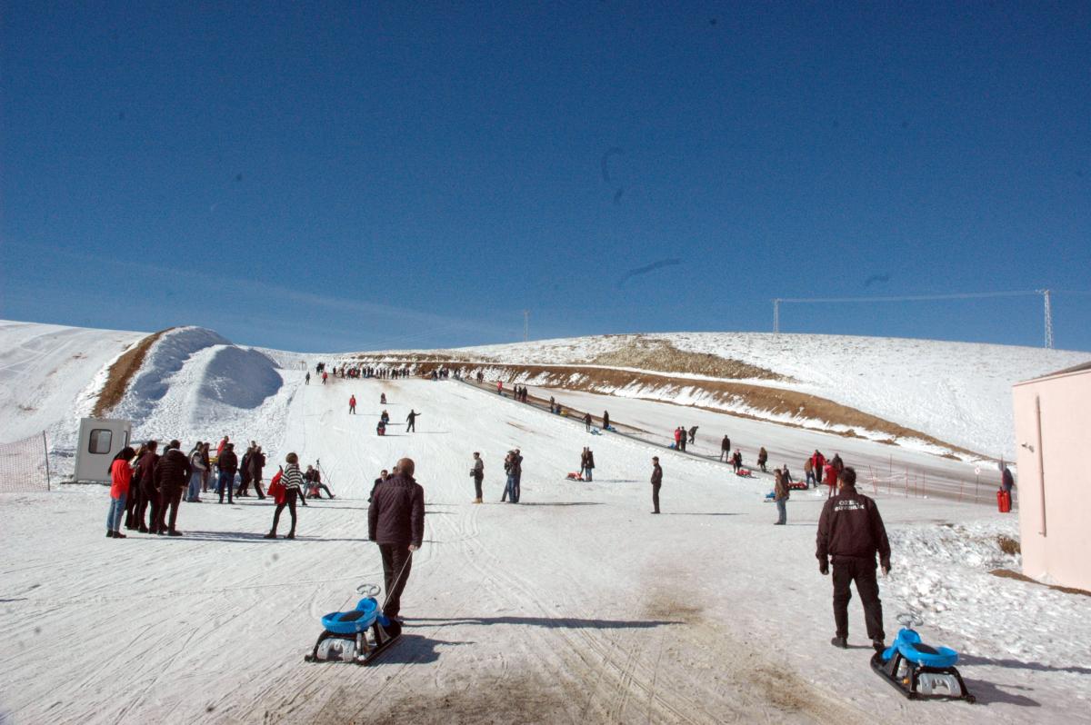 Kahramanmaraş'ta görme engellilerin kızak keyfi