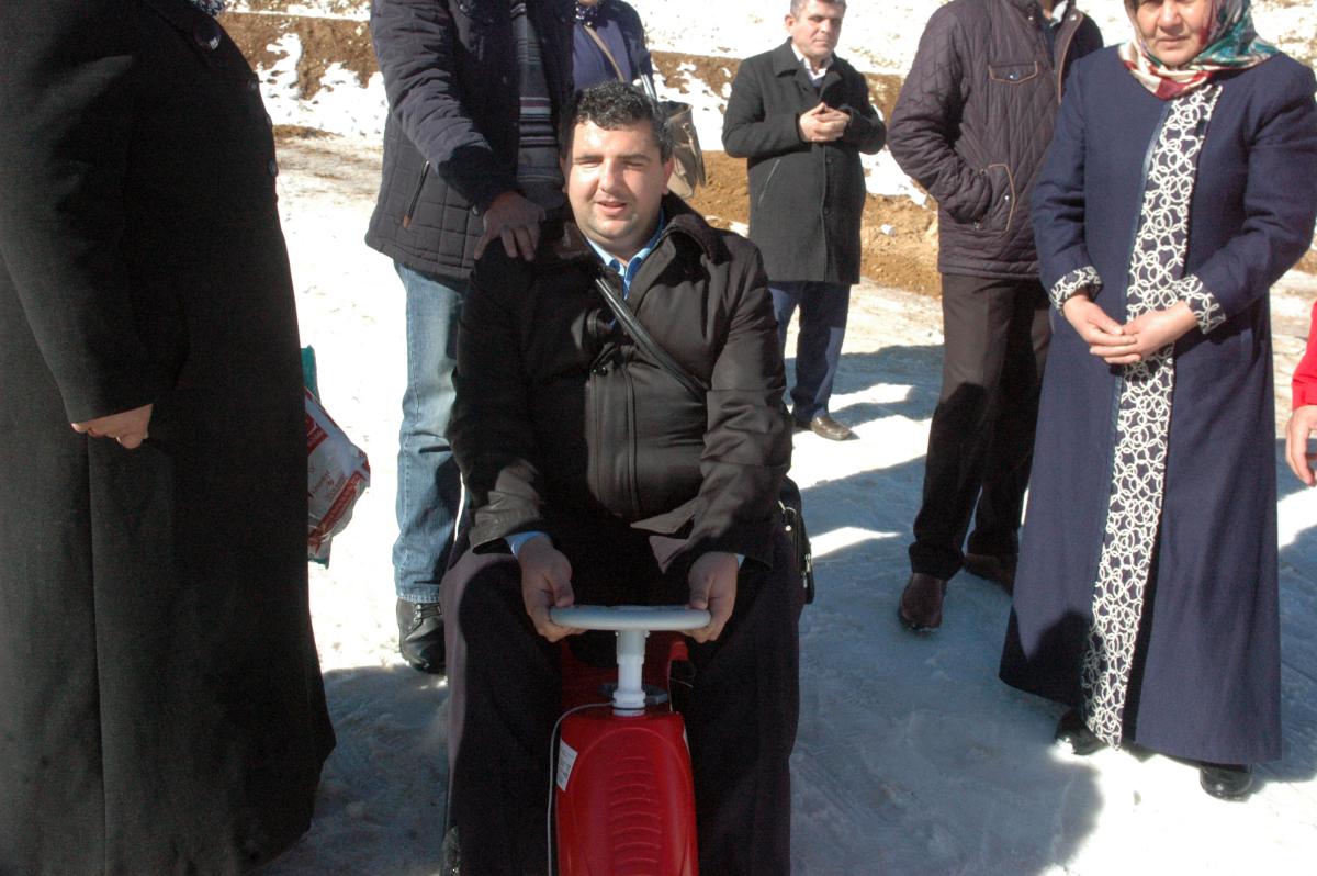 Kahramanmaraş'ta görme engellilerin kızak keyfi