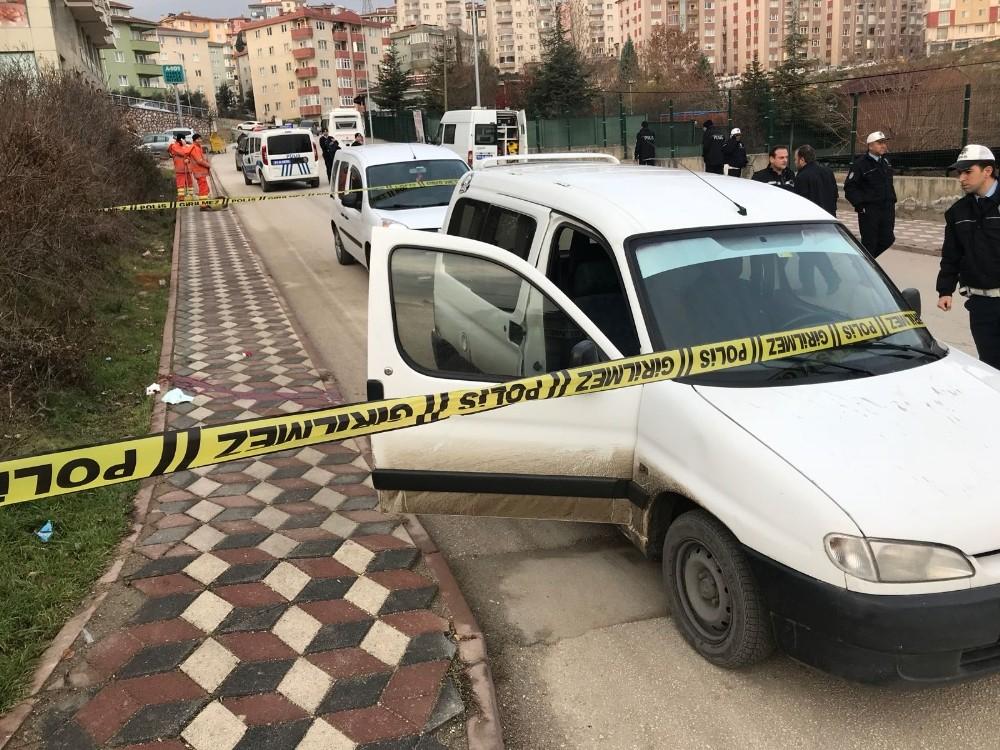 Kız arkadaşıyla tartıştıktan sonra kafasına sıktı