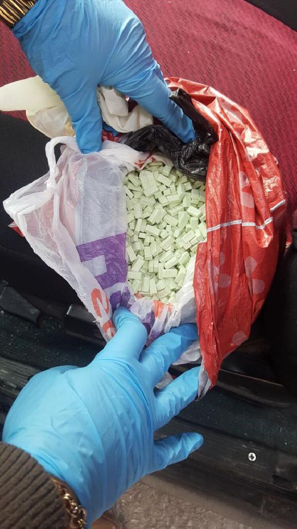 Poşetin içinde 5 bin ecstasy hap ele geçirildi