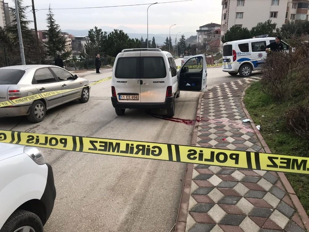 Kız arkadaşıyla tartıştıktan sonra kafasına sıktı