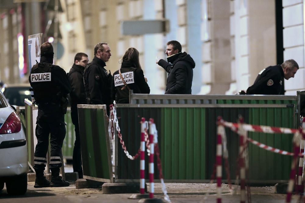 Paris’te ünlü otelde milyon dolarlık mücevher soygunu