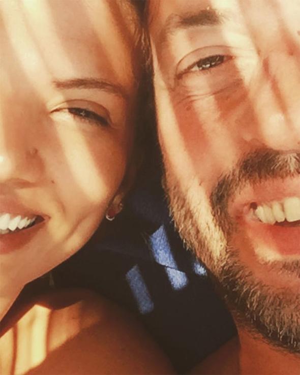 Okan Yalabık'ın sevgilisi Ezgi Ayvalı