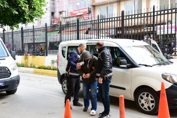 Polisi görünce balkondan atlayan firari parmağını kırdı