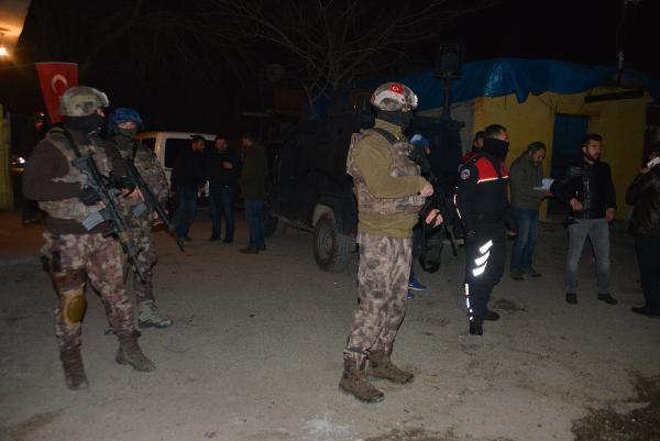 Adana'da Conolara 100 polisle operasyon