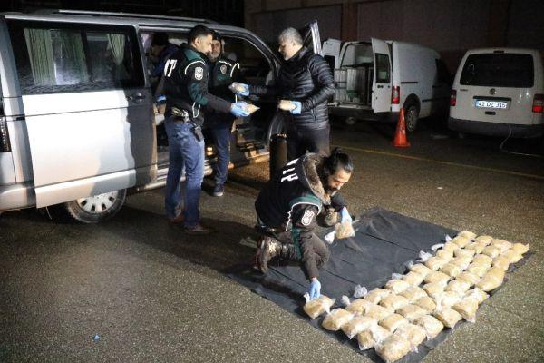 Kocaeli'de baba oğul 111 kilo eroinle yakalandı