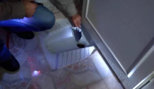 FETÖ'cünün tuvalete attığı telefon ABD'den gönderilmiş