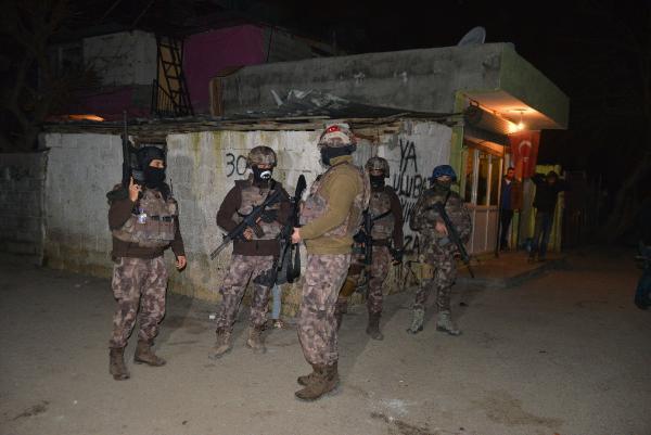 Adana'da Conolara 100 polisle operasyon