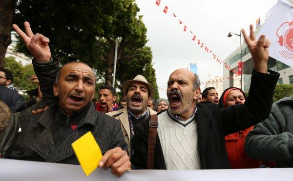 Tunus eylemlerinin arkasından BAE çıktı