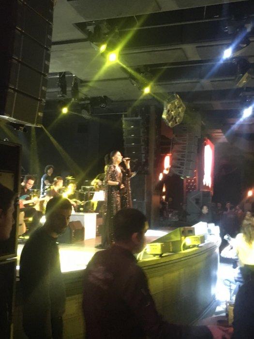 Yıldız Tilbe hayranlarıyla buluştu