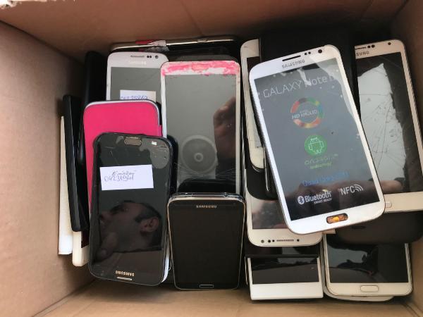 Otobüs ve metrobüslerde unutulan eşyalar satıldı