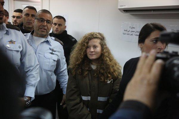 Filistinli Ahed Temimi’nin gözaltı süresi uzatıldı